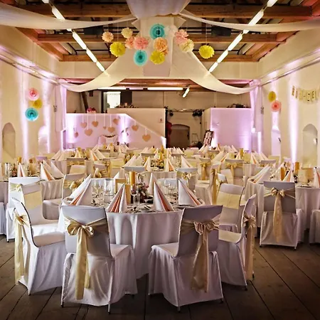 Stadthotel Hotel 3*