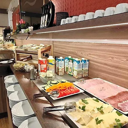 Stadthotel Ξενοδοχείο 3*
