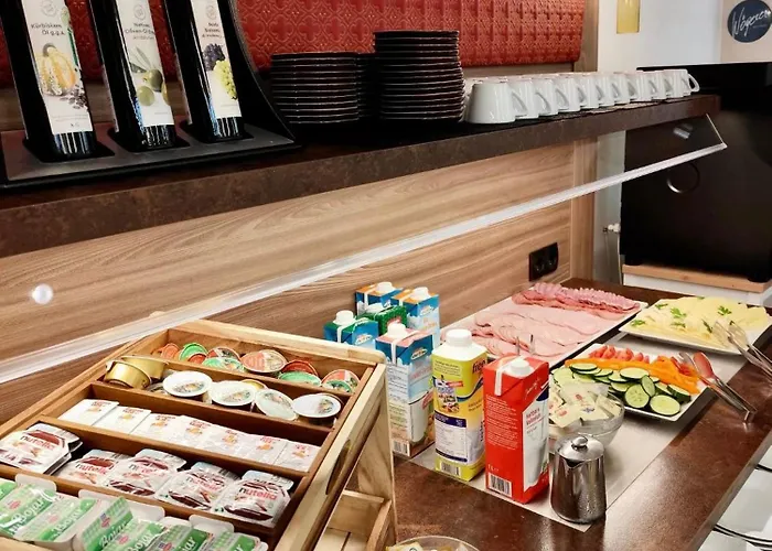 מלון Stadthotel 3*